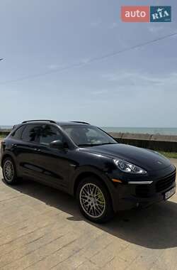 Внедорожник / Кроссовер Porsche Cayenne 2016 в 