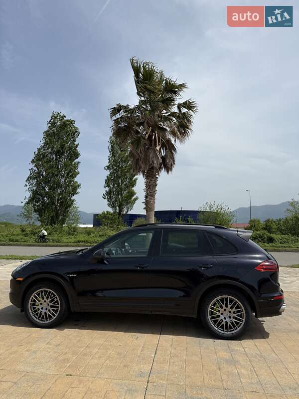 Внедорожник / Кроссовер Porsche Cayenne 2016 в Днепре