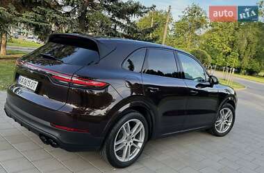 Внедорожник / Кроссовер Porsche Cayenne 2020 в 