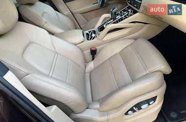 Внедорожник / Кроссовер Porsche Cayenne 2020 в 