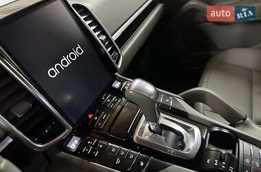 Внедорожник / Кроссовер Porsche Cayenne 2011 в 
