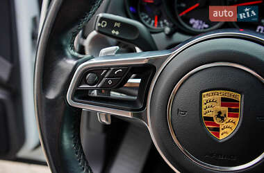 Внедорожник / Кроссовер Porsche Cayenne 2017 в 