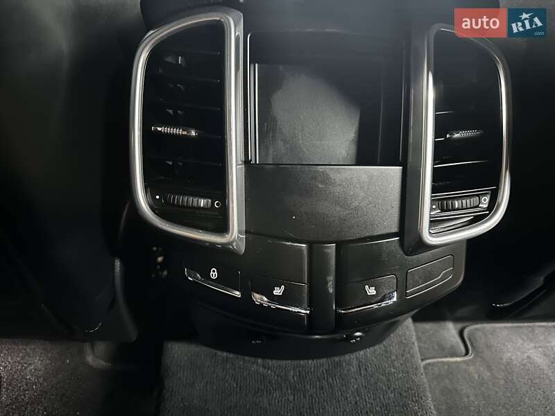 Позашляховик / Кросовер Porsche Cayenne 2015 в Києві