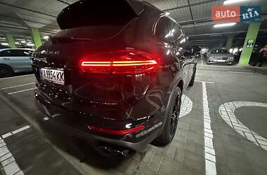 Позашляховик / Кросовер Porsche Cayenne 2015 в 