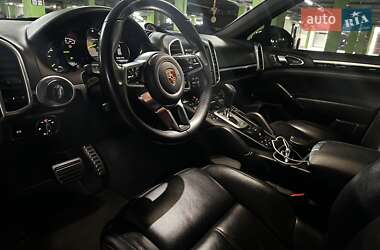 Позашляховик / Кросовер Porsche Cayenne 2015 в 