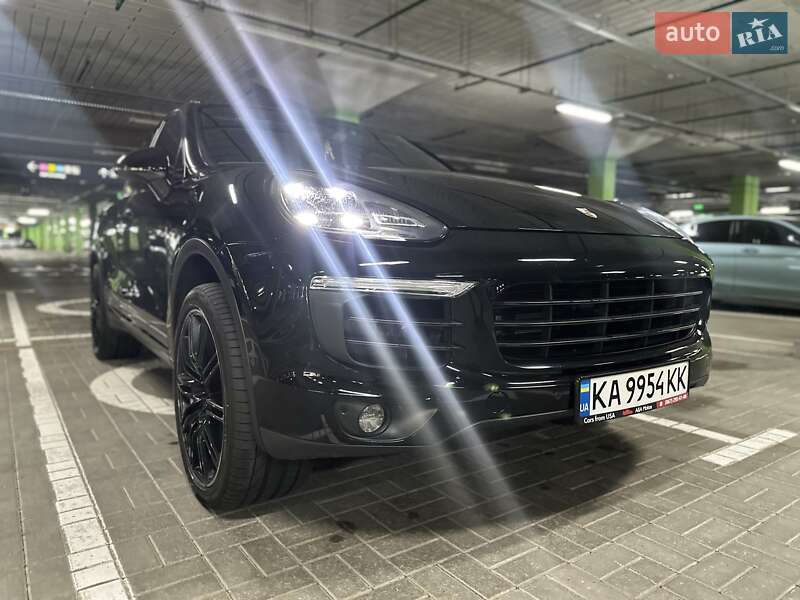 Позашляховик / Кросовер Porsche Cayenne 2015 в Києві