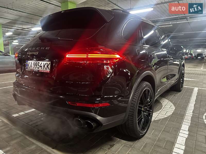 Позашляховик / Кросовер Porsche Cayenne 2015 в Києві