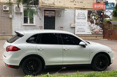 Внедорожник / Кроссовер Porsche Cayenne 2013 в 