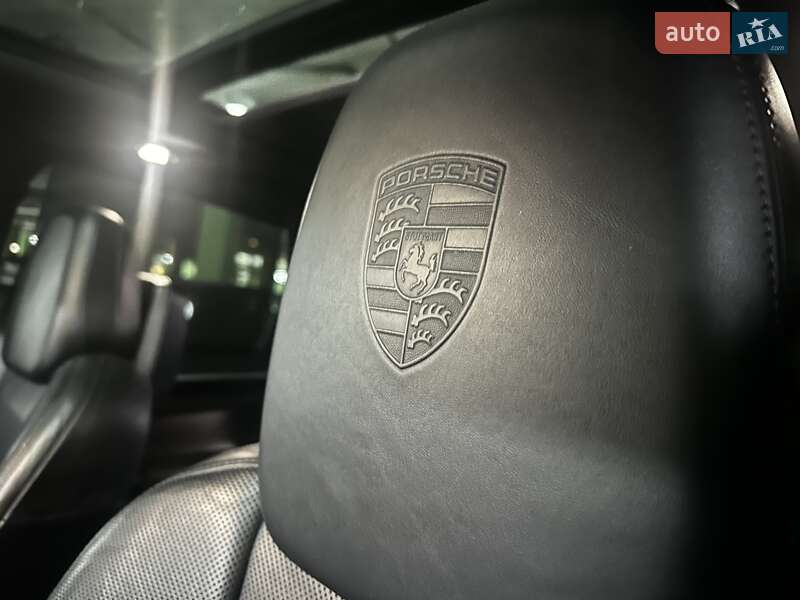Позашляховик / Кросовер Porsche Cayenne 2015 в Києві