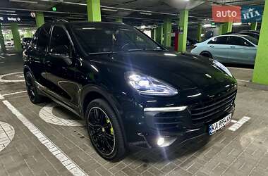 Позашляховик / Кросовер Porsche Cayenne 2015 в 