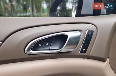 Внедорожник / Кроссовер Porsche Cayenne 2013 в 