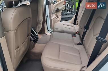 Внедорожник / Кроссовер Porsche Cayenne 2013 в 