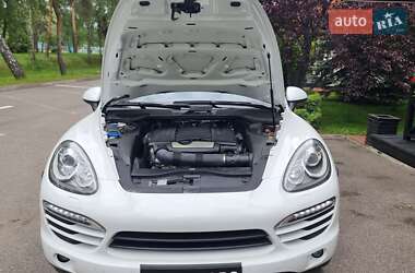 Внедорожник / Кроссовер Porsche Cayenne 2013 в 