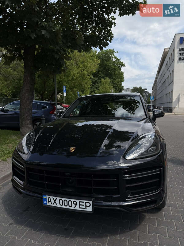 Внедорожник / Кроссовер Porsche Cayenne 2021 в 