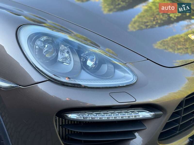Внедорожник / Кроссовер Porsche Cayenne 2013 в Коростене