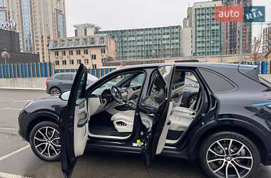Внедорожник / Кроссовер Porsche Cayenne 2019 в 