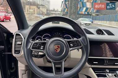 Внедорожник / Кроссовер Porsche Cayenne 2019 в 