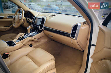 Внедорожник / Кроссовер Porsche Cayenne 2011 в 