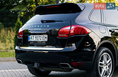 Позашляховик / Кросовер Porsche Cayenne 2012 в 