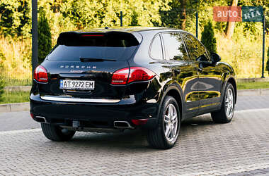 Позашляховик / Кросовер Porsche Cayenne 2012 в 