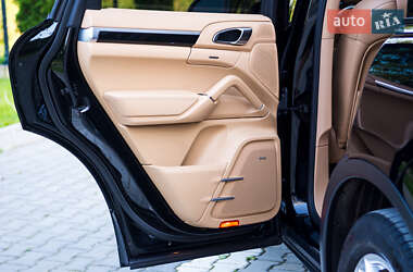 Позашляховик / Кросовер Porsche Cayenne 2012 в 