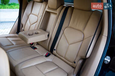 Позашляховик / Кросовер Porsche Cayenne 2012 в 