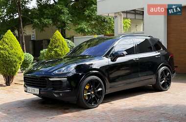 Внедорожник / Кроссовер Porsche Cayenne 2016 в Киеве