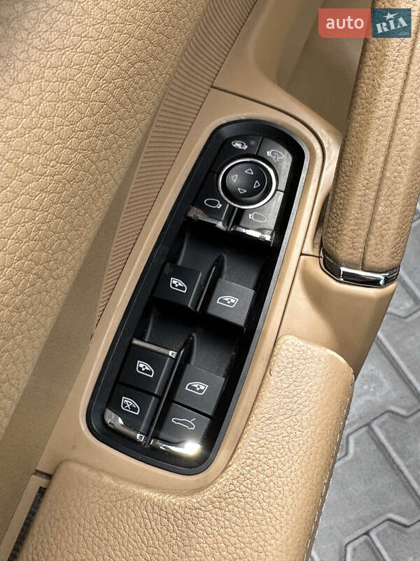 Внедорожник / Кроссовер Porsche Cayenne 2014 в Белогородке