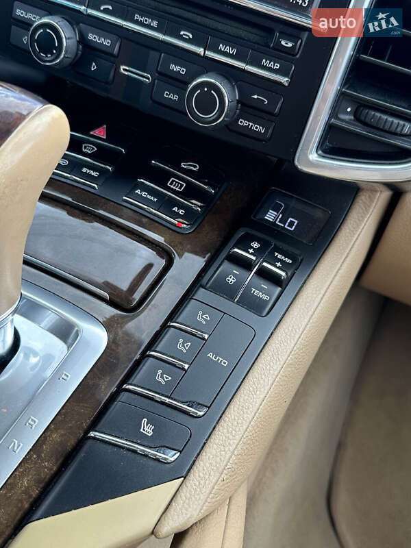 Внедорожник / Кроссовер Porsche Cayenne 2014 в Белогородке