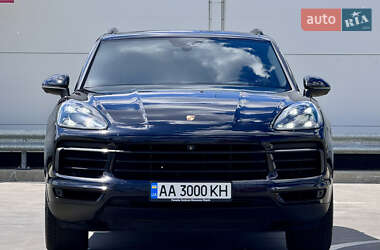 Внедорожник / Кроссовер Porsche Cayenne 2017 в 