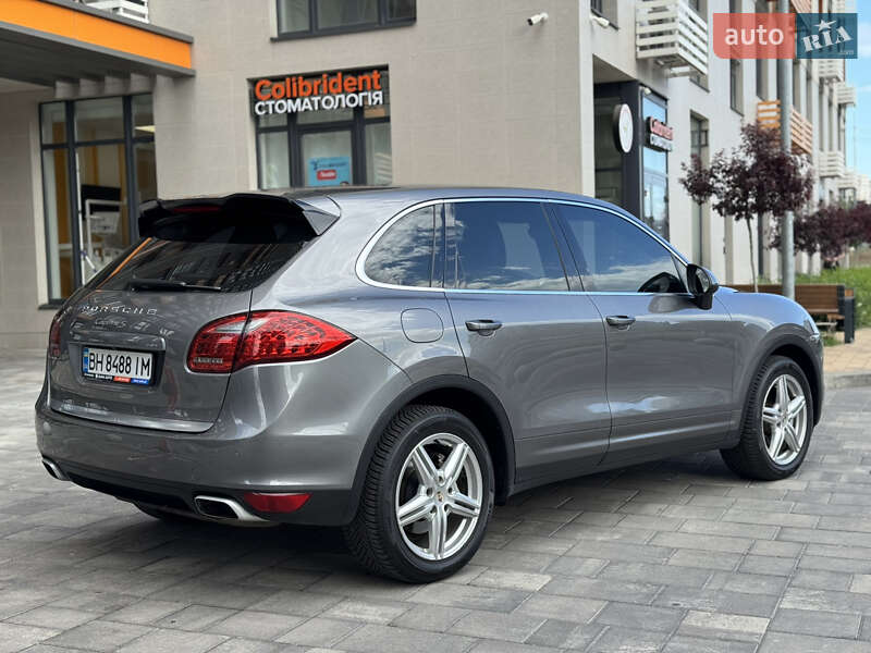 Внедорожник / Кроссовер Porsche Cayenne 2012 в Киеве