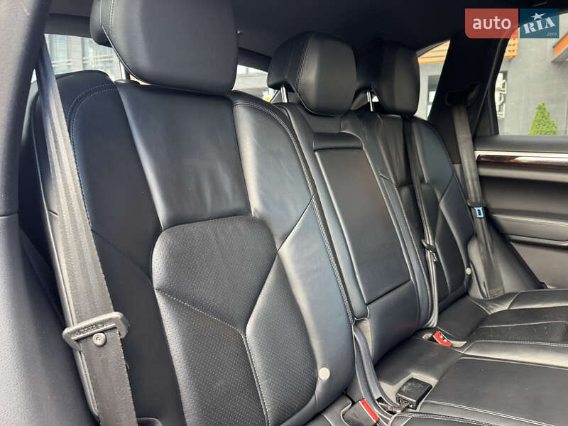 Внедорожник / Кроссовер Porsche Cayenne 2012 в Киеве