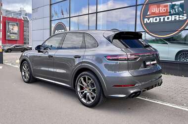 Внедорожник / Кроссовер Porsche Cayenne 2022 в 
