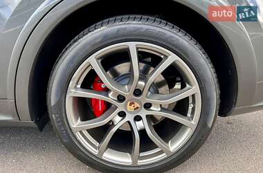 Внедорожник / Кроссовер Porsche Cayenne 2022 в 