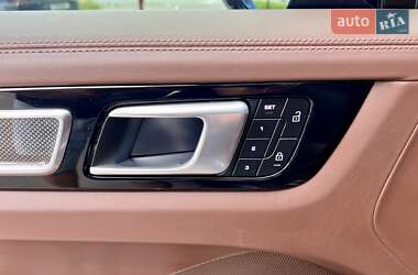 Внедорожник / Кроссовер Porsche Cayenne 2022 в 