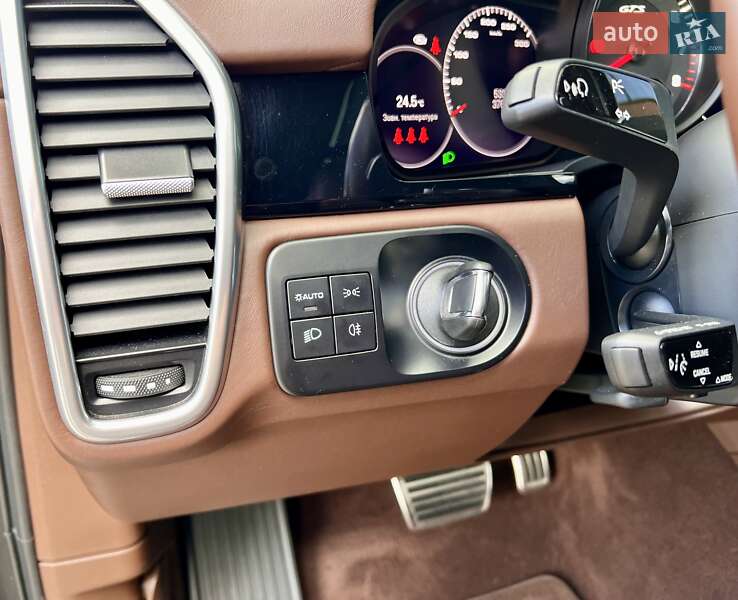 Внедорожник / Кроссовер Porsche Cayenne 2022 в Киеве