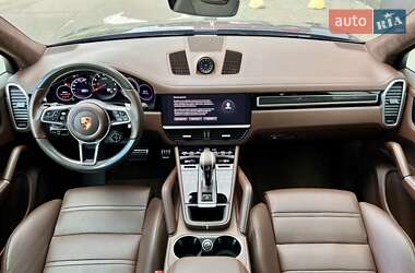 Внедорожник / Кроссовер Porsche Cayenne 2022 в 