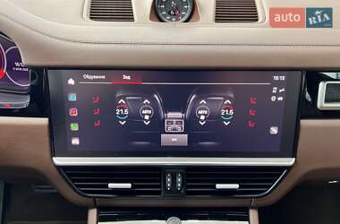 Внедорожник / Кроссовер Porsche Cayenne 2022 в 