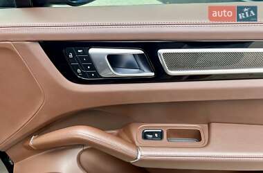 Внедорожник / Кроссовер Porsche Cayenne 2022 в 