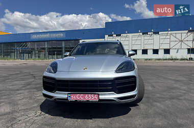 Внедорожник / Кроссовер Porsche Cayenne 2018 в 