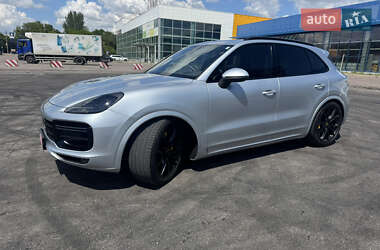 Внедорожник / Кроссовер Porsche Cayenne 2018 в 
