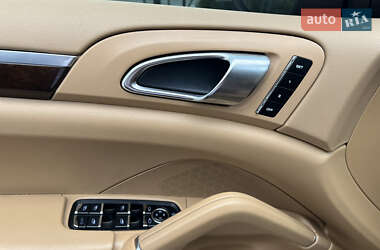 Позашляховик / Кросовер Porsche Cayenne 2011 в 