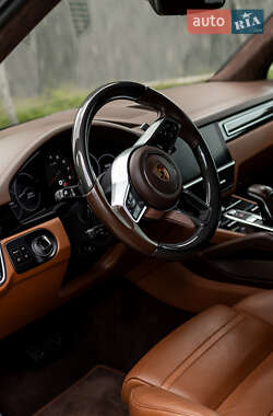 Внедорожник / Кроссовер Porsche Cayenne 2019 в 
