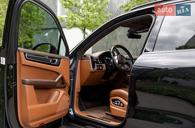 Внедорожник / Кроссовер Porsche Cayenne 2019 в 