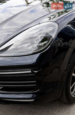 Внедорожник / Кроссовер Porsche Cayenne 2019 в 