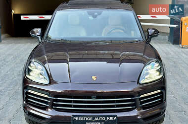 Внедорожник / Кроссовер Porsche Cayenne 2018 в 