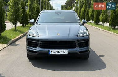 Внедорожник / Кроссовер Porsche Cayenne 2017 в 