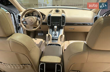 Внедорожник / Кроссовер Porsche Cayenne 2013 в 