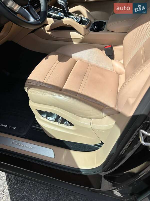 Внедорожник / Кроссовер Porsche Cayenne 2018 в Киеве