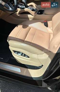 Внедорожник / Кроссовер Porsche Cayenne 2018 в 